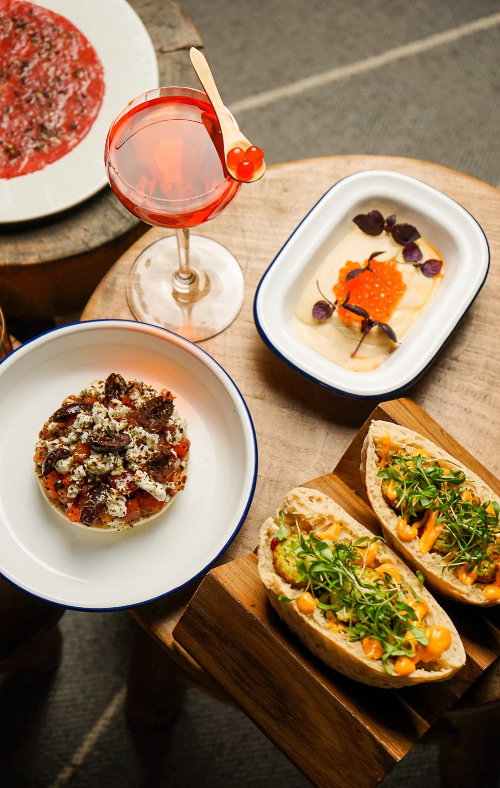 Mezzés et cocktail, cuisine du Brach